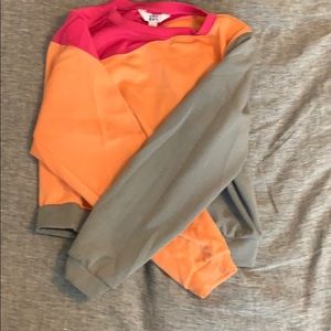 Retro cropped sweat shirt.